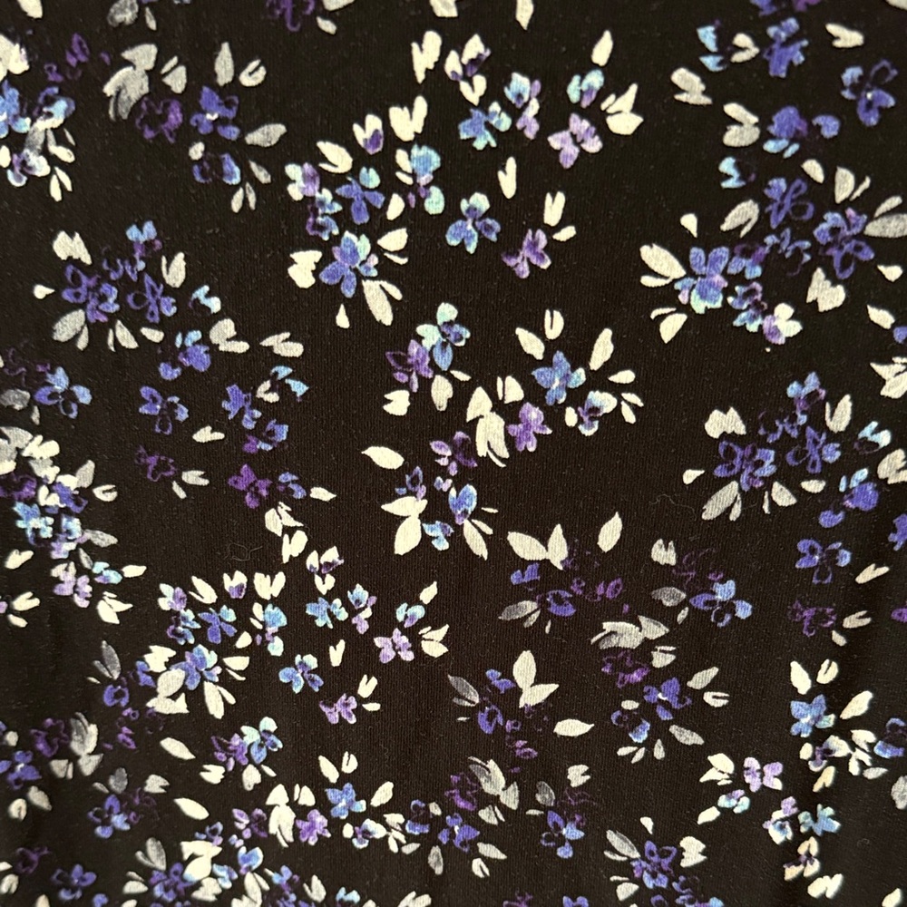 J. Jill Black Floral Long-Sleeve Keyhole Crewneck Blouse. - Picture 6 of 10